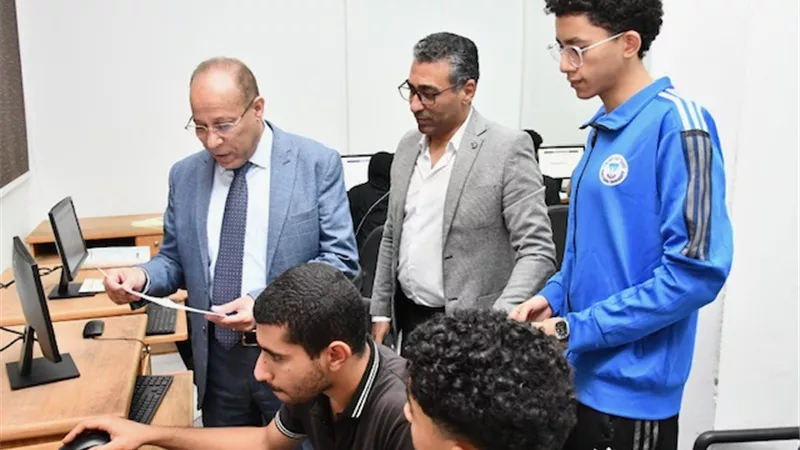 275طالبًا يسجلون رغباتهم في تنسيق المرحلةالثانيةبجامعة قناةالسويس