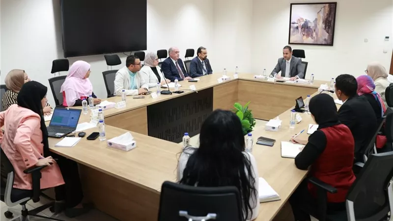 نائب وزير الصحة يعقد اجتماعًا مع قيادات الوزارة لرفع كفاءة الخدمات