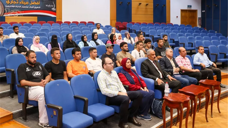 ميناء دمياط يستقبل وفد من كلية الزراعة بجامعة عين شمس