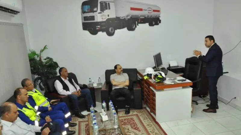 رئيس هيئة البترول يتفقد مركز تدريب القيادة الآمنة بـ