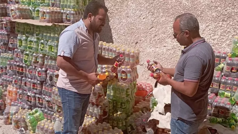 لجان مراقبة الاغذية بصحة مطروح تضبط وتعدام 3طن ونصف طن موادغذائية