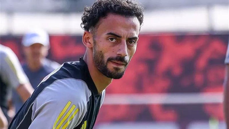 أحمد عبد القادر يتخلف عن مران الأهلي