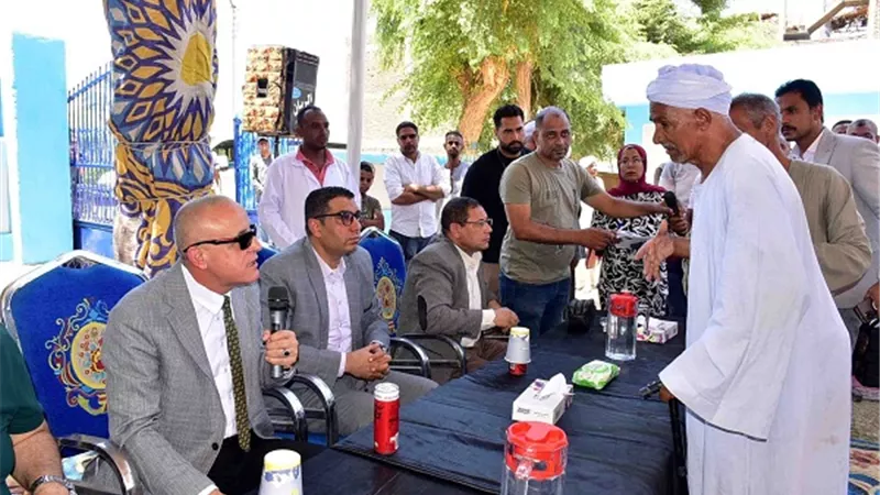 محافظ الأقصريتابع مشروعات القرنة الخدمية استعدادًا للموسم السياحي