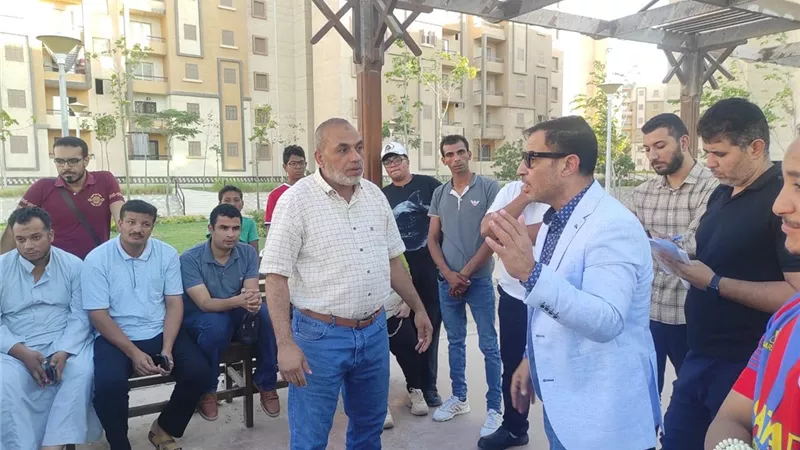 سكان 6 أكتوبر الجديدة يطرحون مشاكلهم.. والجيوشي يتعهد بالحل