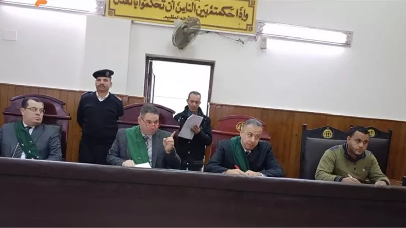 جنايات المنيا تُدين ميكانيكي حاول ترويع مُسن على كوبري المشاة