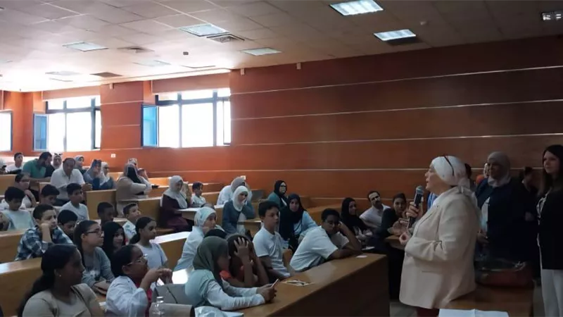 جامعة القاهرة تواصل فعاليات برنامج 