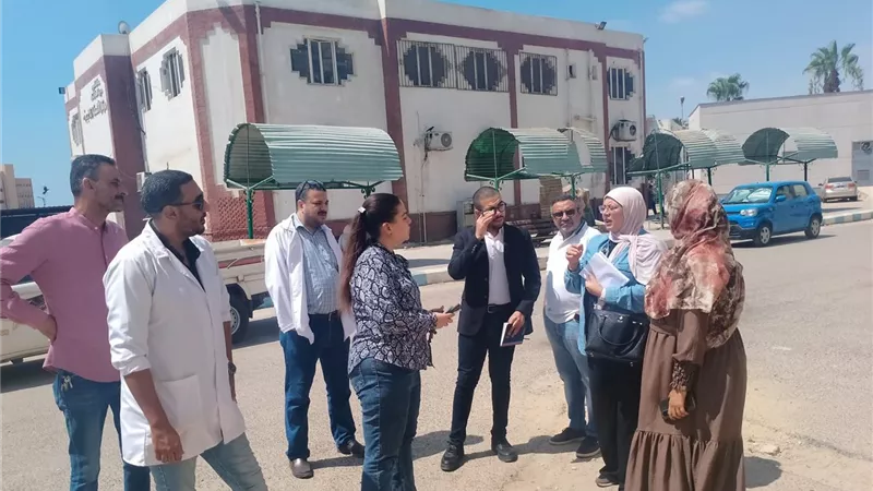 وفد من وزارة الصحة يتفقد مستشفى السويس العام