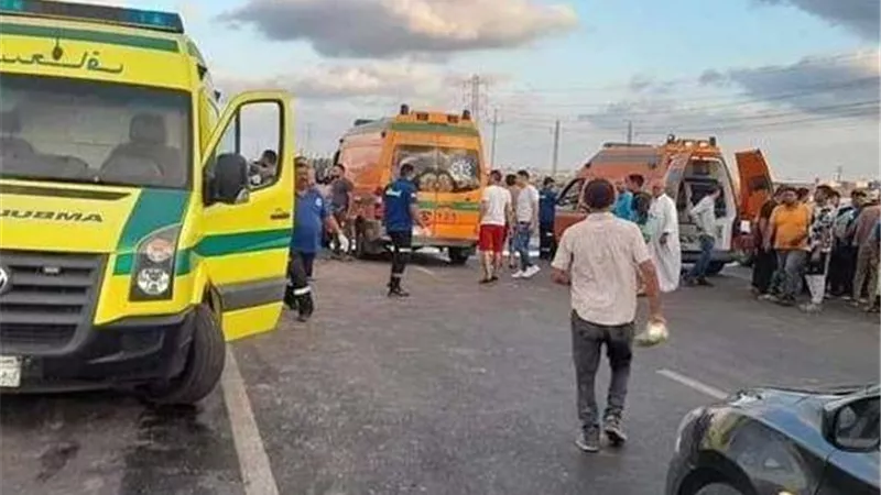 مصرع وإصابة 51 في حادث اصطدام أتوبيس بشاحنة نقل ببني سويف