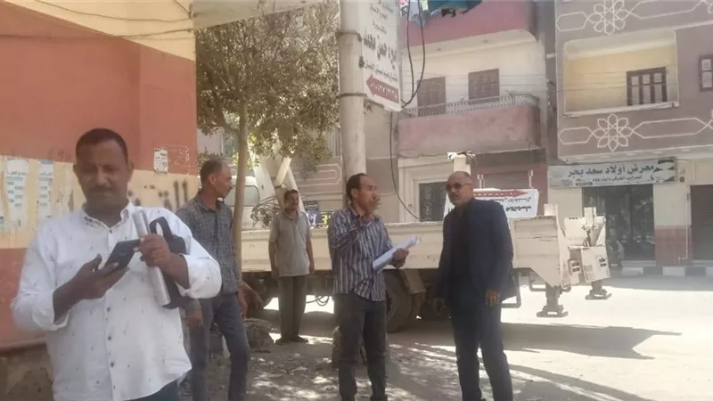 حملات على الإعلانات غير المرخصة في أسيوط