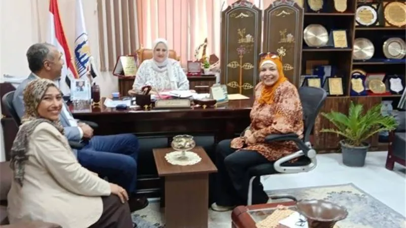 تعليم مدينة الشروق يبدأ تنفيذ أهم خطوات التقنيات الحديثة بالمدارس صور