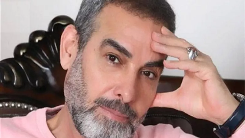 أول تعليق من أحمد عبد العزيز على واقعة عدم مصافحة شاب من جمهوره