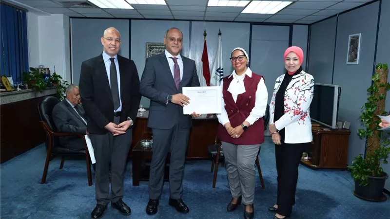 تكريم مديرى وموظفى المبيعات المتميزين في الخطوط الجوية