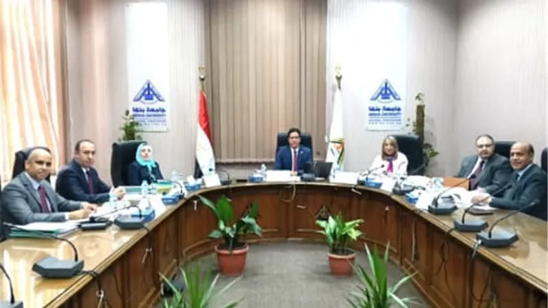 اجراء مقابلات مع المتقدمين للمناصب القيادية بجامعة بنها
