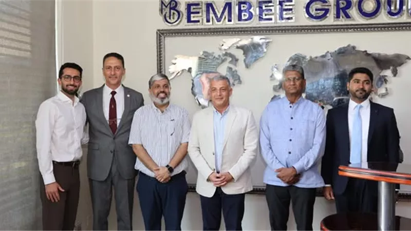 محافظ الإسماعيلية والسفير الهندي يتفقدان مجموعة مصانع EMBEE .صور