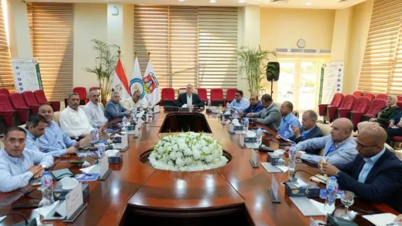 وزير البترول يتابع توسعات ميناء الحمراء البترولى بالعلمين الجديدة