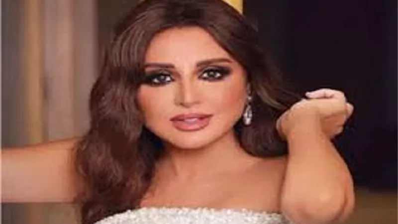 تطورات الحالة الصحية لـ أنغام وسر قلق والدها