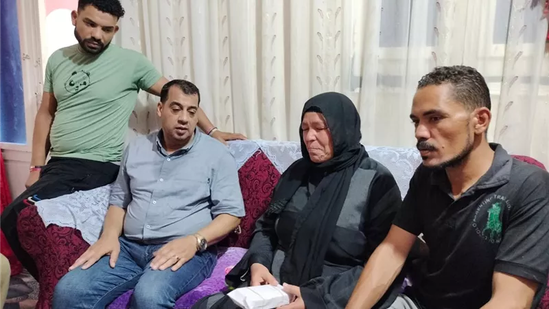 عمرة مجانيةومبلغ مالي لأسرة شهيد لقمةالعيش من نائب حزب مستقبل وطن