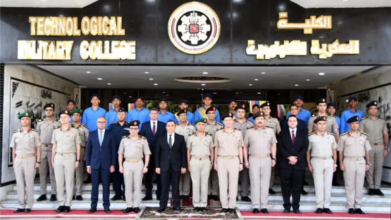 الكلية العسكرية التكنولوجية تحتفل بتخريج المرشحين للعمل بالطب الشرعى