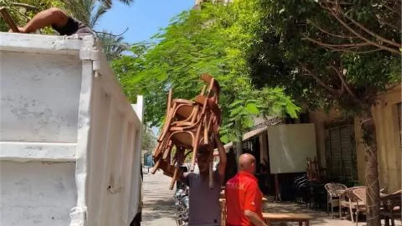 رفع الإشغالات وإعادة الإنضباط بشوارع دمياط