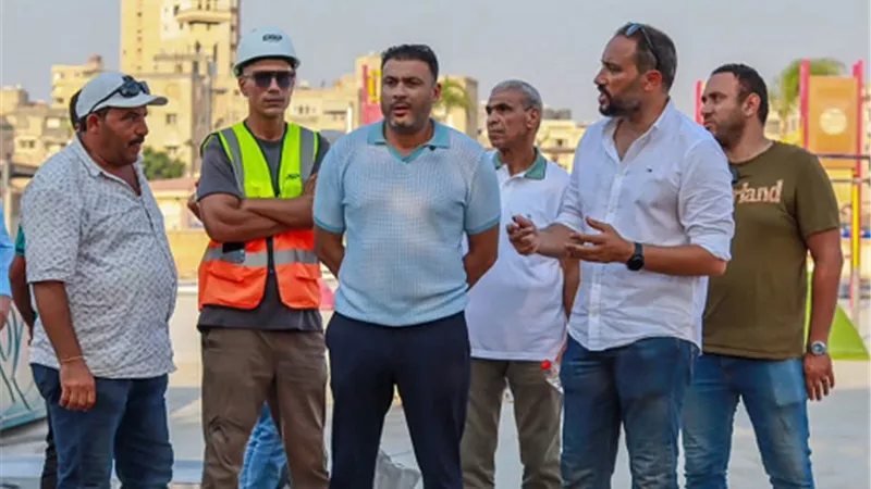 جولة ميدانية للدكتورعمر الغنيمي لمتابعة أعمال التطوير بنادي سموحة