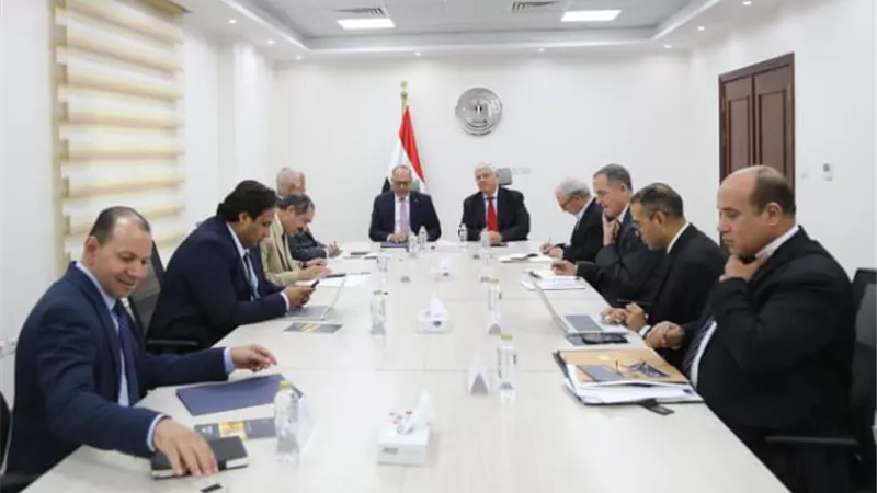 وزيرا العمل والتعليم العالي يبحثان تعزيز التعاون والتكامل المشترك