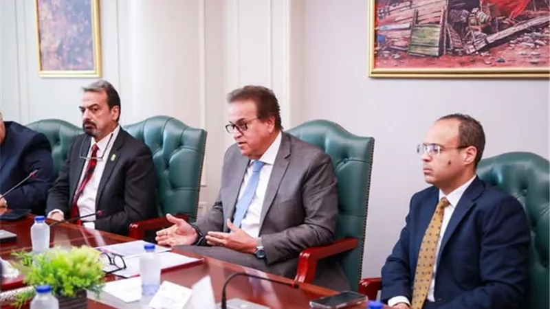 وزير الصحة يستقبل مستشار الرئيس الكولومبي لتقديم المساعدات لغزة