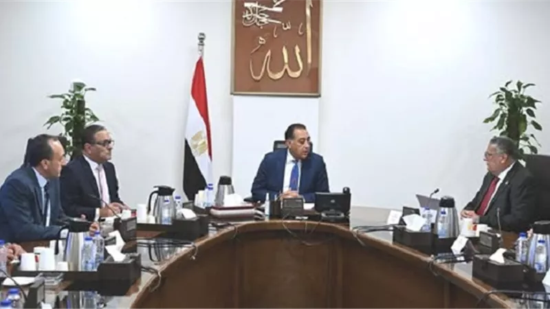 مدبولي يتابع مع 
