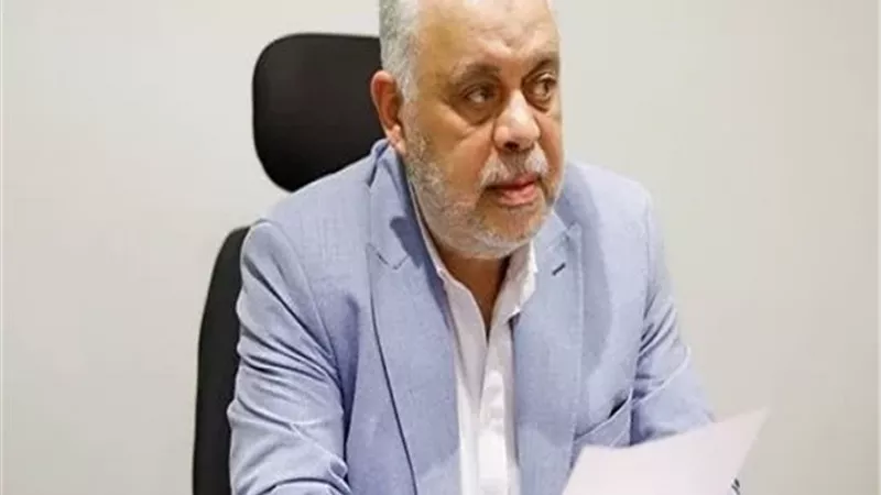 أشرف زكي يتخذ الإجراءات القانونية ضد منتحلة شخصية ابنة عامر منيب