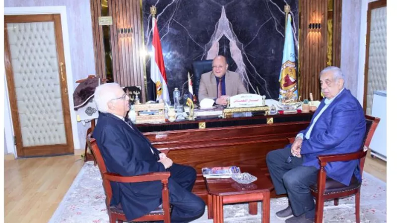 لجنة عليا لفحص أوراق المتقدمين لوظائف هيئة التدريس بأسنان سوهاج