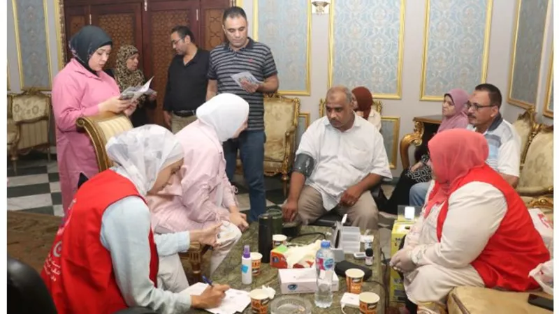 قافلة طبية ضمن مبادرة 100 مليون صحة بنقابة المعلمين