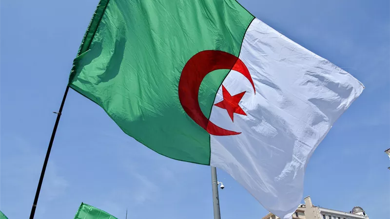 أزمة دبلوماسية جديدة بين الجزائر وفرنسا بسبب المطارات