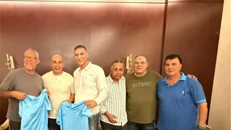 نجوم غزل المحلة يحتفلون بعيد ميلاد حسام حسن المدير الفنى للمنتخب
