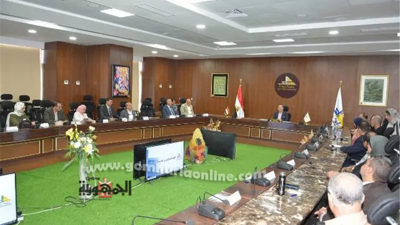 تطوير بيئة العمل الأكاديمي والطلابية بجامعة دمياط