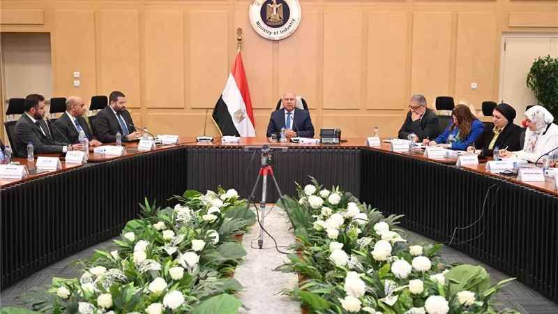 وزير الصناعة: بدء إعداد قاعدة بيانات شاملة لدعم توطين صناعة السيارات