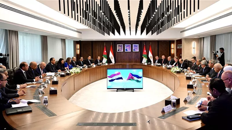 رئيسا وزراء مصر والأردن يترأسان أعمال الدورة الـ 33 للجنة العليا المشتركة