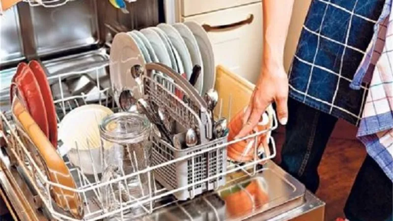 أدوات مطبخ ينبغي تجنب وضعها في غسالة الأطباق