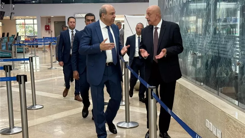 وزير الطيران يتفقد مطار العلمين لمتابعة انتظام حركة التشغيل