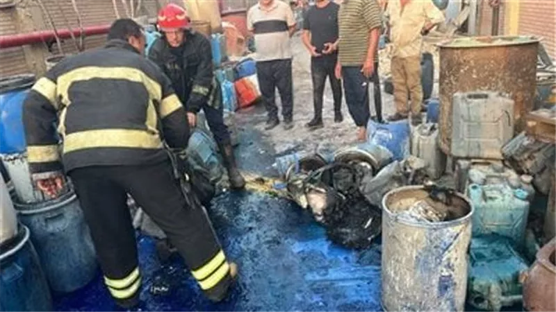 النيابة تعاين حريق مصنع كيماويات في بدر