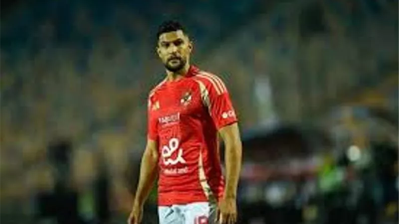 نجم الأهلي السابق ينفي توقيعه للوداد