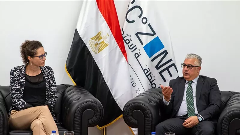 رئيس اقتصادية قناة السويس يلتقي سفيرة المجر بالقاهرة