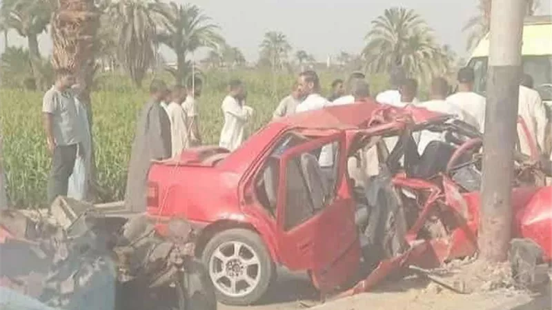 مصرع مسن وإصابة نجلة في حادث تصادم ملاكي مع توك توك بالعدوة