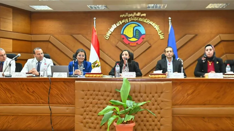 محافظ البحيرة تؤكد : إرتفاع كبير في مؤشرات محو الأمية