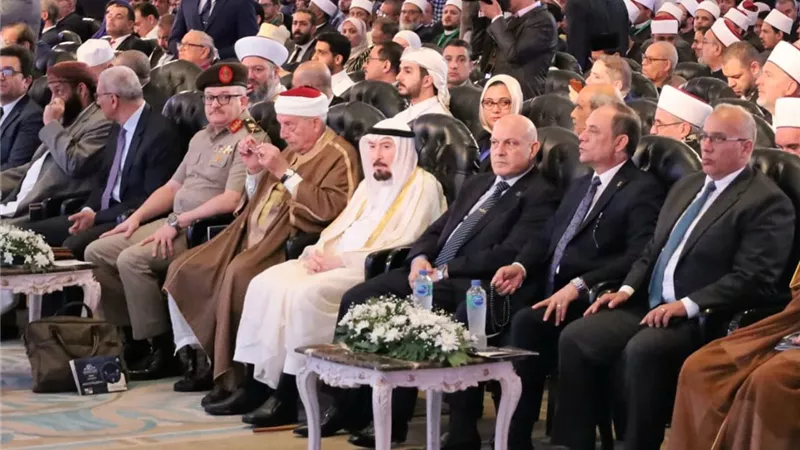 رئيس هيئة النيابة الإدارية يشارك في مؤتمر 
