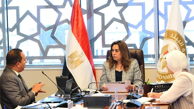 منال عوض توجه بتكثيف جهود تحسين الوضع البيئي لمصرف المنيا
