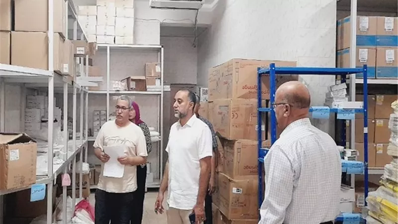 وكيل وزارة الصحة يتفقد مخازن مديرية الشؤون الصحية
