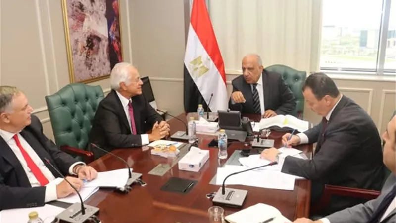 عصمت:الربط الكهربائي مع أوروبا عبر اليونان يجعل مصر مركزا إقليميا