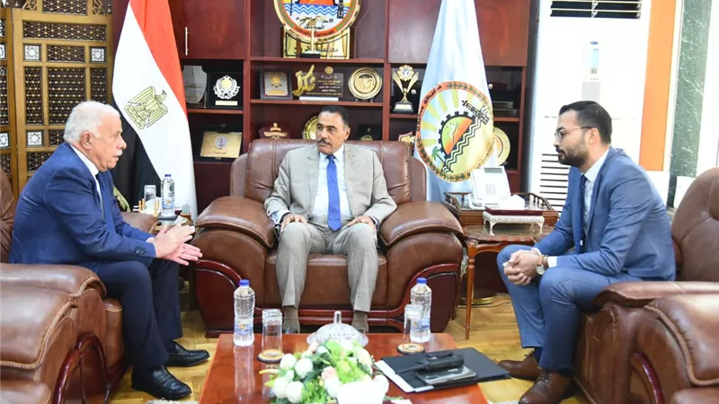 تعاون مستمر بين مطروح والأكاديمية العربية للعلوم والتكنولوجيا