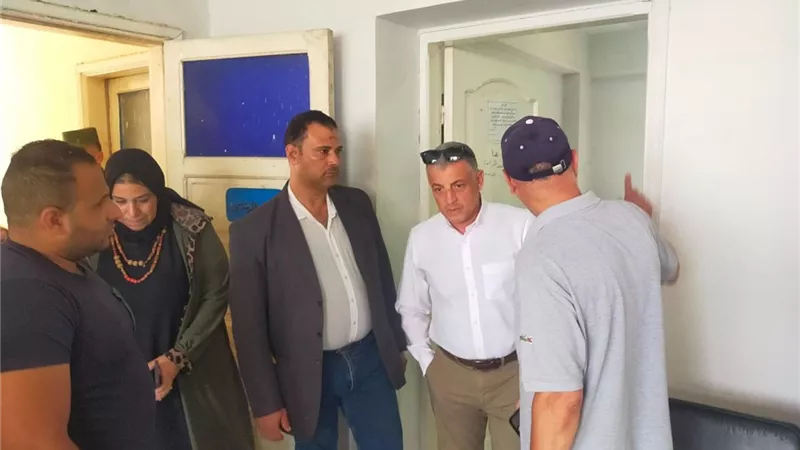 المحافظ يفاجئ العاملين بقرية نفيشة ويوجه برفع كفاءة المبنى