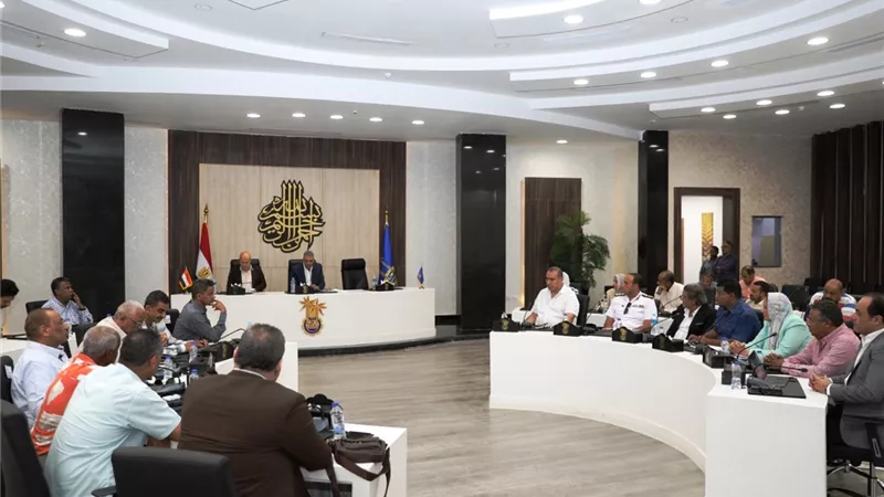 محافظ أسوان: إتخاذ إجراءات عديدة للإرتقاء بمستوى الخدمات السياحية