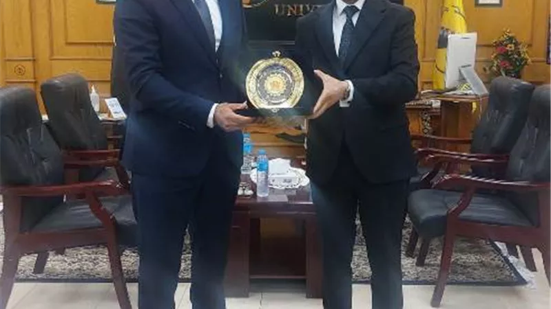 رئيس جامعة المنيا يستقبل أحمد علي التلاوي الأستاذ بجامعة نيويورك